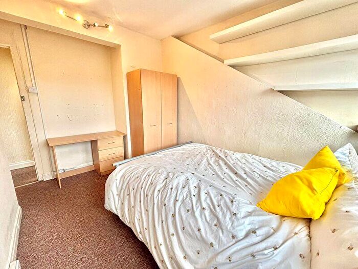 4 Bedroom Terraced House To Rent In Brudenell Avenue, Hyde Park, Leeds, LS6