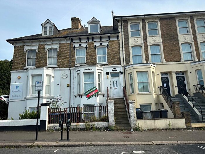 1 Bedroom Flat To Rent In Folkestone Road, Dover, CT17