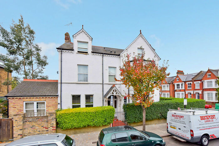 2 Bedroom Flat To Rent In Flat, Alderbrook Road, SW12