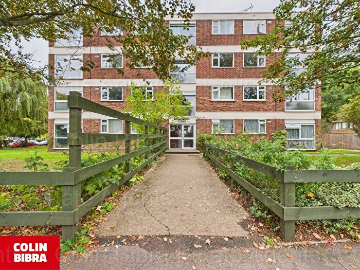 2 Bedroom Flat To Rent In Gordon Road, Ealing, W13