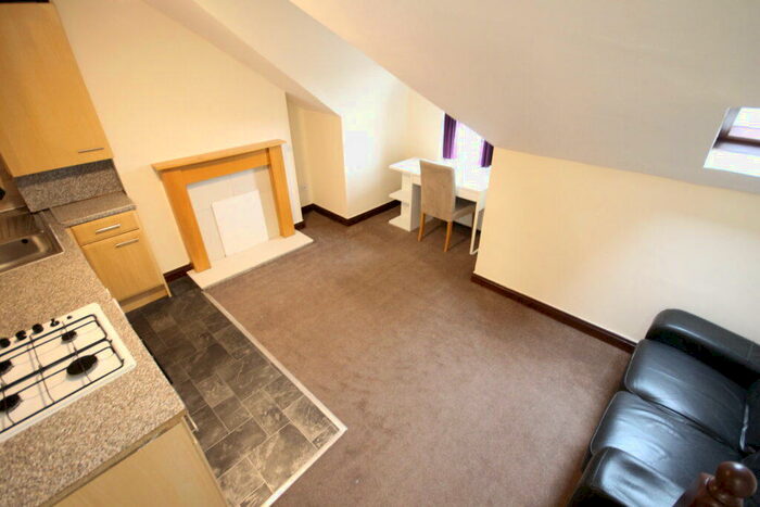 1 Bedroom Flat To Rent In Roundhay Mount, Chapel Allerton, Leeds, LS8