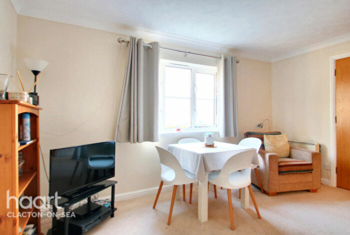 2 Bedroom Flat To Rent In Selsey Avenue, Clacton-On-Sea, CO15