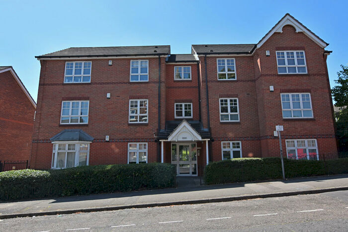 2 Bedroom Apartment To Rent In Tudor Court, Arboretum, NG7