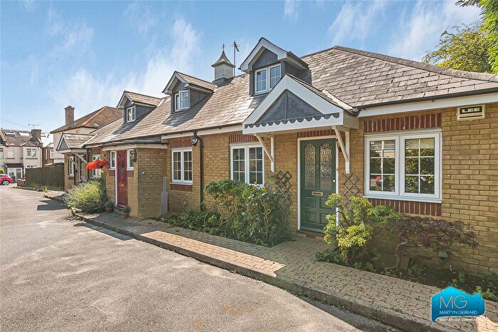 3 Bedroom End Of Terrace House To Rent In Hughes Close, North Finchley, London, N12