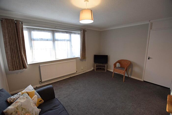 1 Bedroom Maisonette To Rent In Long Banks, Harlow, CM18