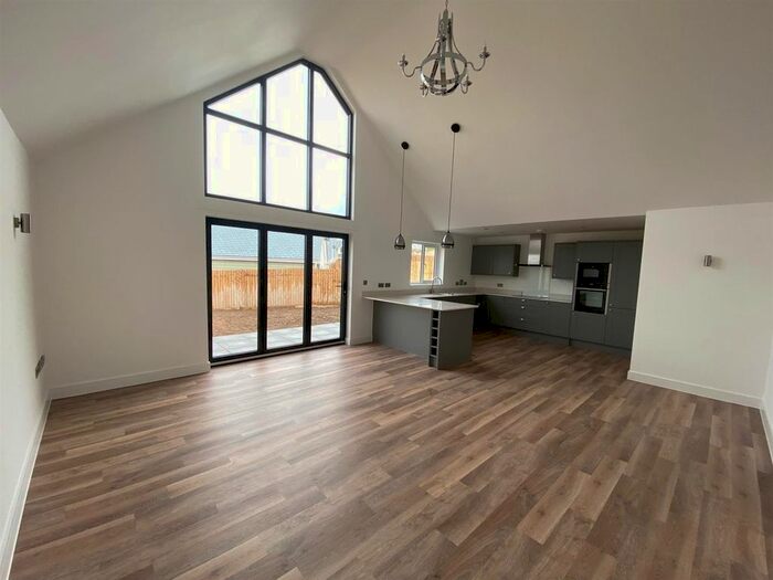 2 Bedroom Detached Bungalow To Rent In Garden Green, Barnstaple EX32