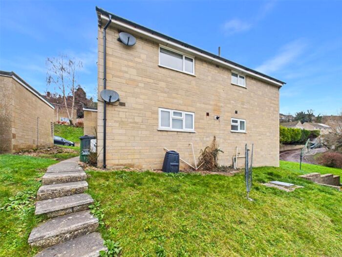 2 Bedroom Maisonette To Rent In Peghouse Rise, Stroud, Gloucestershire, GL5