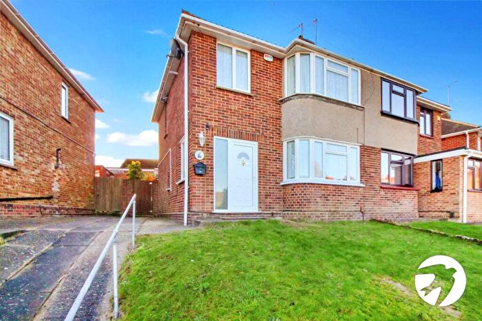 3 Bedroom Semi-Detached House To Rent In Vale Drive, Chatham, Kent, ME5