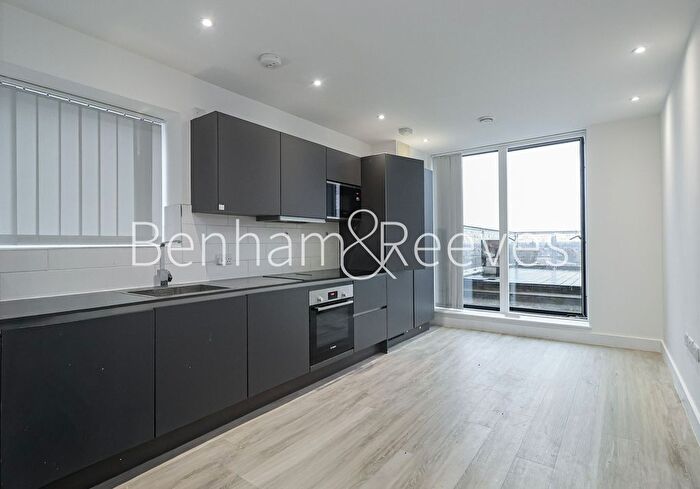 2 Bedroom Flat To Rent In Habito, Hounslow, TW3