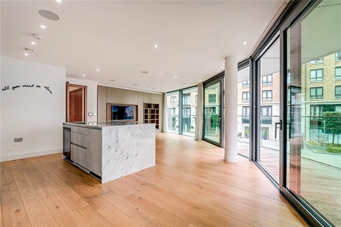 2 Bedroom Flat To Rent In Goldhurst House, Parr's Way, London, W6