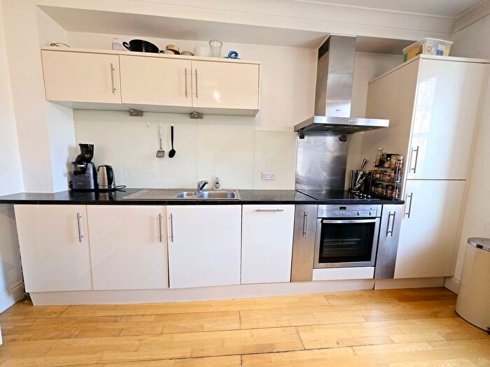 1 Bedroom Flat To Rent In Upper Street, Islington, N1