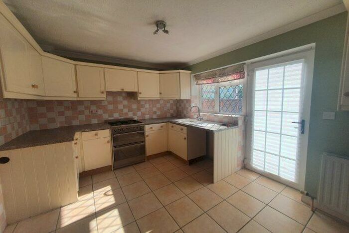 2 Bedroom Property To Rent In Midas Close, Waterlooville, PO7