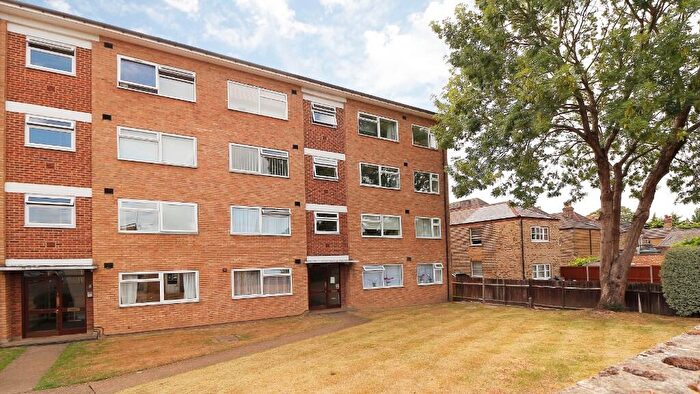 2 Bedroom Flat For Sale In Lankton Close, Beckenham, London, BR3