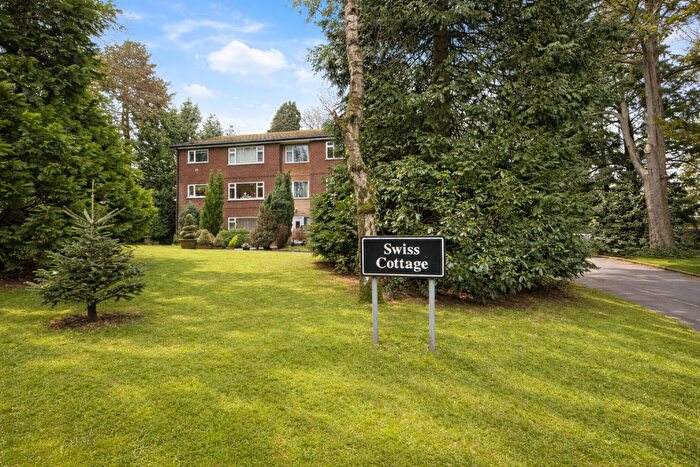 3 Bedroom Flat For Sale In Bollinbrook Road, Macclesfield, SK10