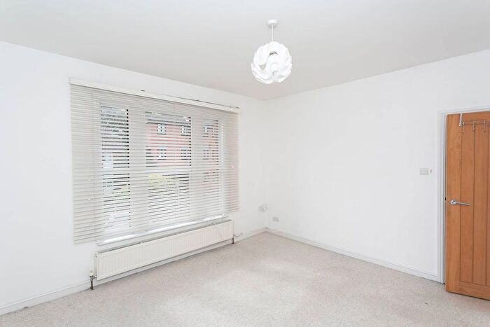 1 Bedroom Maisonette To Rent In Essex Road, Watford, WD17