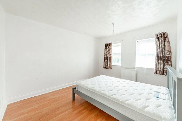 5 Bedroom Detached House To Rent In Kindross Close, Edgware, HA8