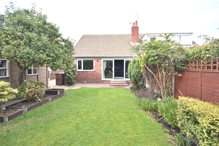 2 Bedroom Bungalow For Sale In Red Hall Drive, Leeds, West Yorkshire, LS14