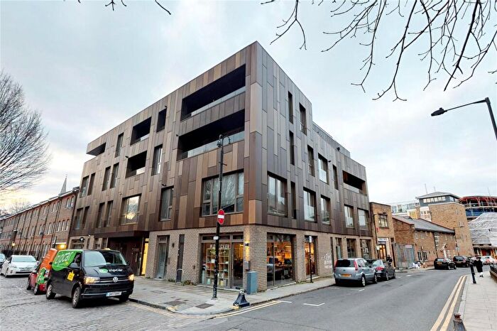 3 Bedroom Apartment To Rent In Heneage Street, Spitalfields, London, E1