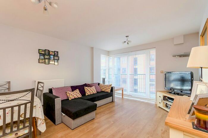 2 Bedroom Flat To Rent In Neptune Way, Ocean Village, Southampton, SO14