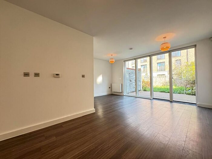 4 Bedroom Terraced House To Rent In Keirin Road, Stratford, London, E20