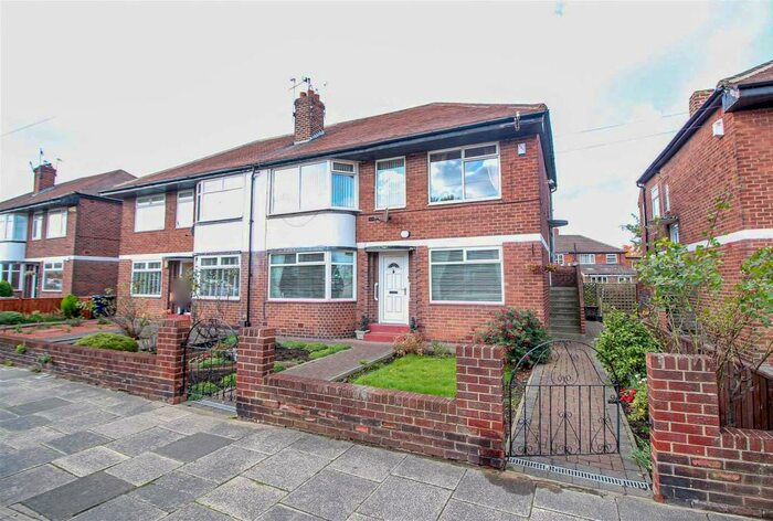 2 Bedroom Flat To Rent In Great North Road, Grange Park, Newcastle Upon Tyne, NE3