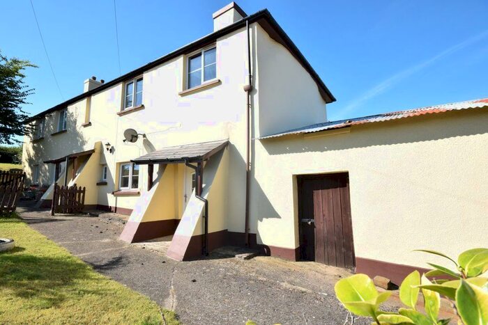 2 Bedroom Cottage To Rent In Little Torrington, Torrington, EX38