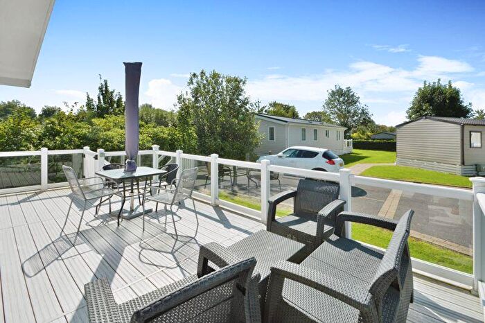 2 Bedroom Lodge For Sale In Spring Meadow, Cotswold Hoburne, Cotswold Lakes, GL7