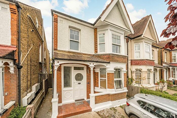 2 Bedroom Flat To Rent In Worple Road, Wimbledon, SW20