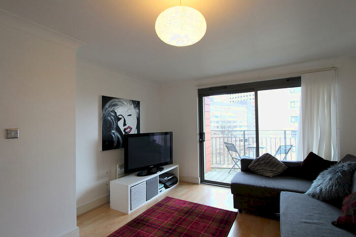 2 Bedroom Flat To Rent In The Blue Apartments, Broadway Plaza, Birmingham, B16