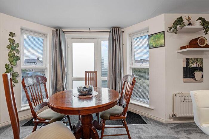 2 Bedroom Flat For Sale In Dorchester Road, Weymouth, DT3