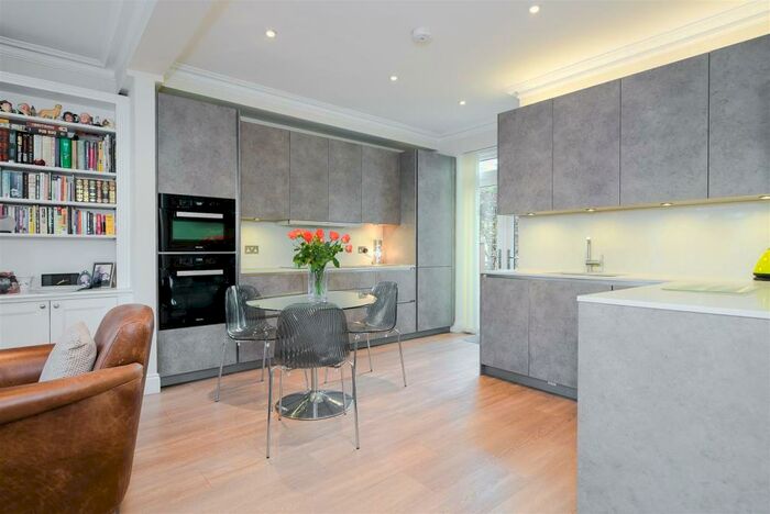 2 Bedroom Apartment To Rent In Cowley Road, Mortlake, SW14