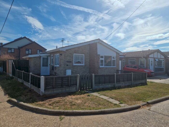 2 Bedroom houses for sale in Lottem Road, SS8, Essex