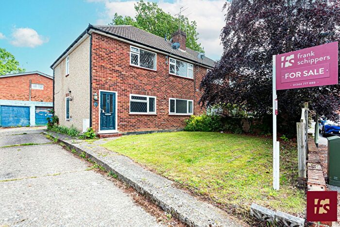 2 Bedroom Maisonette For Sale In Lyon Road, Crowthorne, Berkshire, RG45