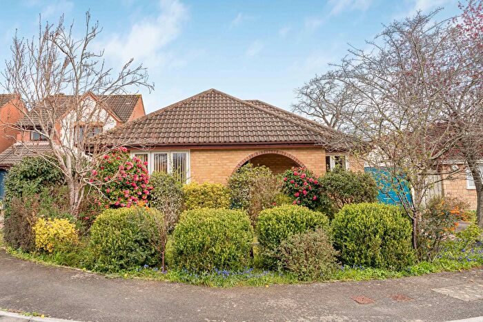 3 Bedroom Detached Bungalow For Sale In The Oaks, Bovey Tracey, TQ13