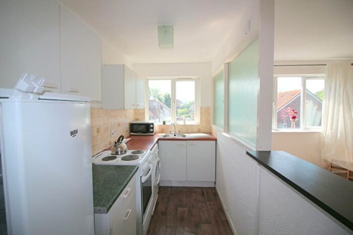 2 Bedroom Flat To Rent In Lindwood Close, London, E6