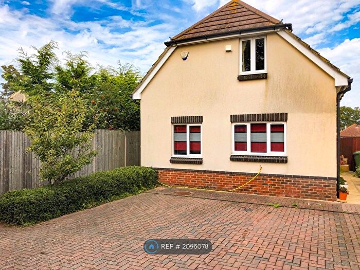 3 Bedroom Detached House To Rent In Saxon Close, Poole, BH15