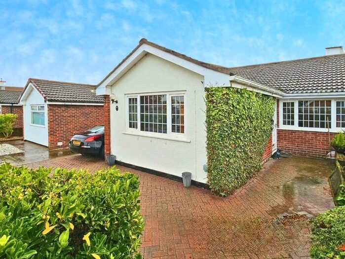 3 Bedroom Bungalow For Sale In Maid Marian Avenue, Bilsthorpe, NG22