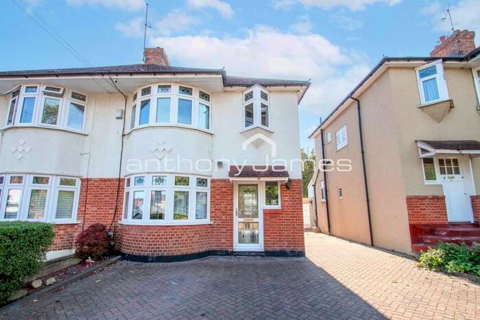 3 Bedroom Semi-Detached House To Rent In Pleasance Road, St. Pauls Cray, Orpington, BR5