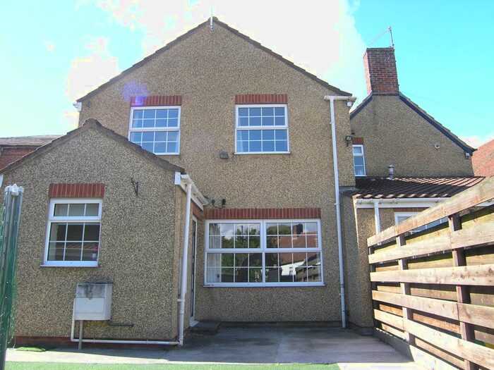 3 Bedroom Semi-Detached House To Rent In Alfred Street, Westbury, BA13