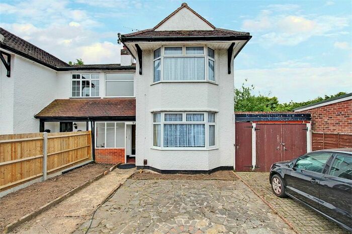 3 Bedroom Semi-Detached House To Rent In Elm Way, Rickmansworth, WD3
