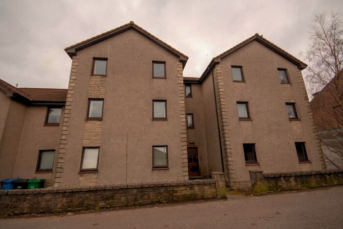 2 Bedroom Flat To Rent In Lochgelly Road, Cowdenbeath, KY4
