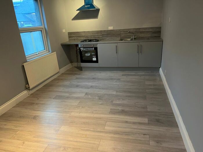 Studio To Rent In Hatherley Road Some Bills Included, London, E17