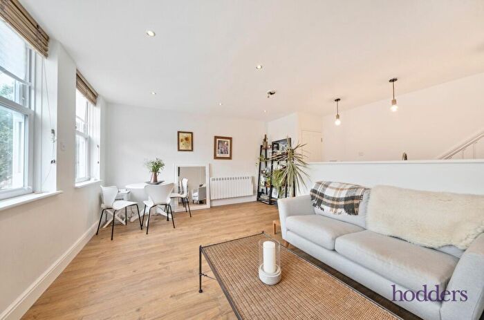 2 Bedroom Apartment To Rent In Chertsey, Surrey, KT16