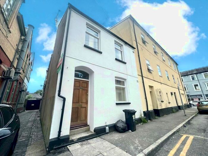 3 Bedroom Property To Rent In Powells Place, Newport, NP20