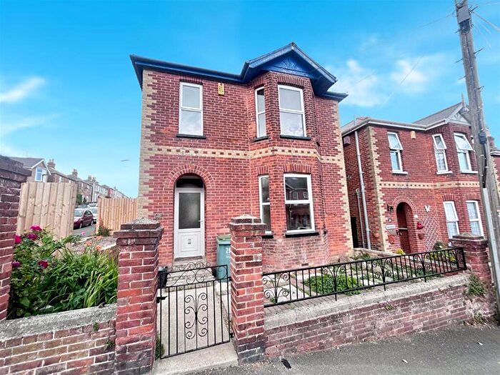 3 Bedroom Detached House For Sale In Well Street, Ryde, PO33