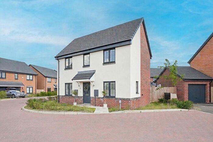 4 Bedroom Detached House For Sale In Woods Road, Grove, OX12