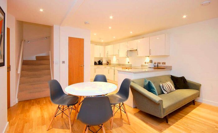 4 Bedroom Flat To Rent In Godfrey Place, Shoreditch, London, E2