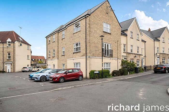 2 Bedroom Flat For Sale In Truscott Avenue, Redhouse, Redhouse, SN25
