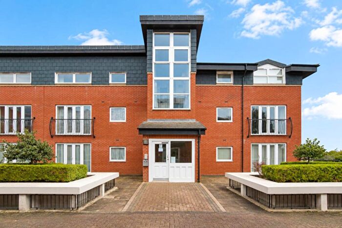 1 Bedroom Flat To Rent In Hill View House, Lodge Road, Kingswood, BS15