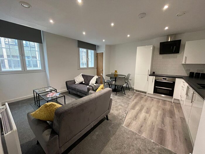 2 Bedroom Flat To Rent In Lowgate, City Centre, Hull, HU1